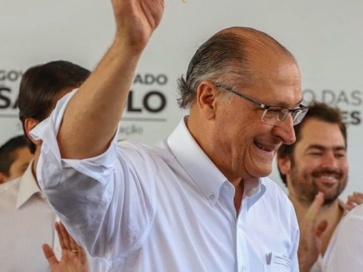 Alckmin marca data de filiação ao PSB